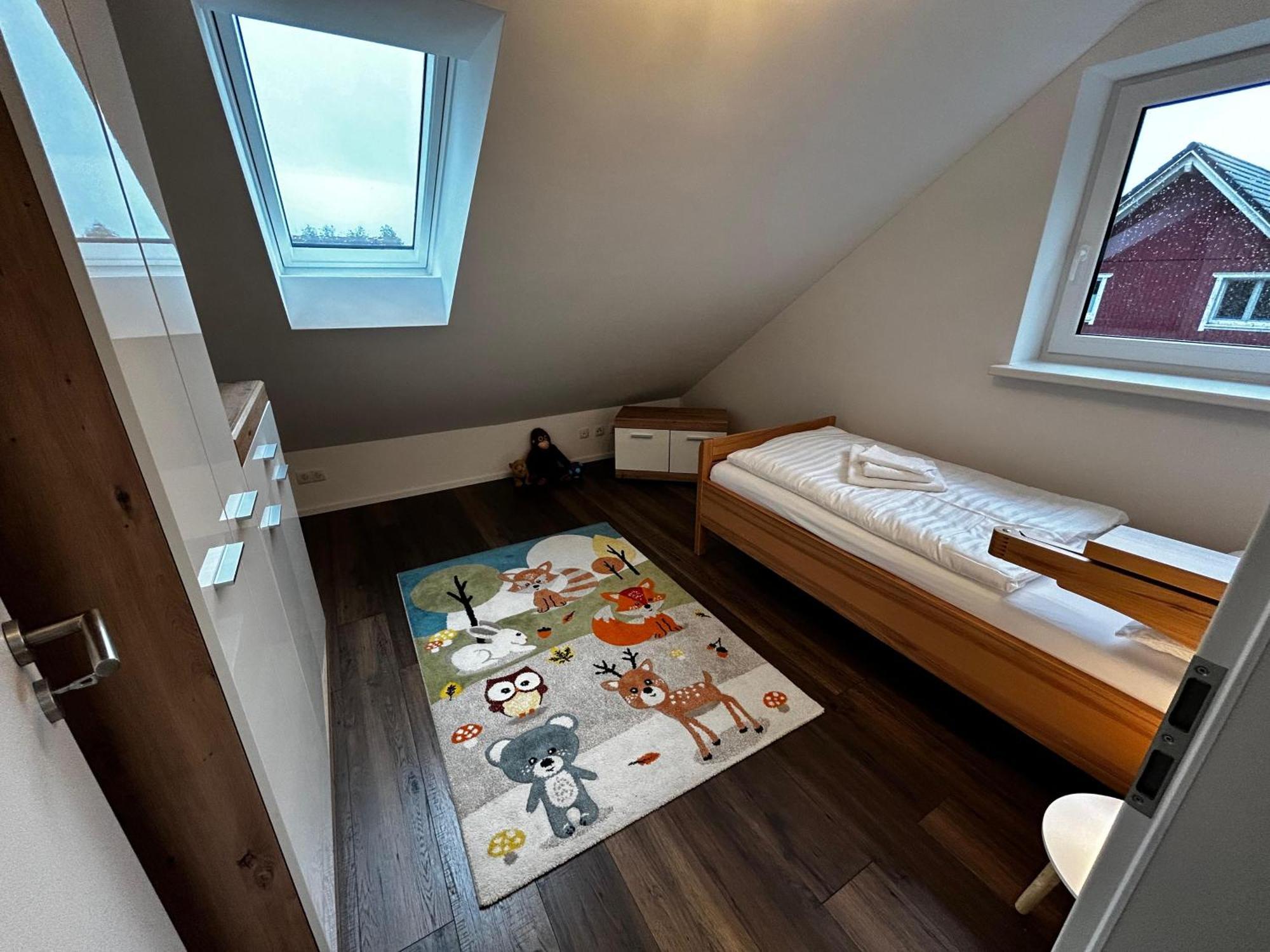 Moderne Ferienwohnung Fuer Familien Im Dachgeschoss Bosau Екстер'єр фото